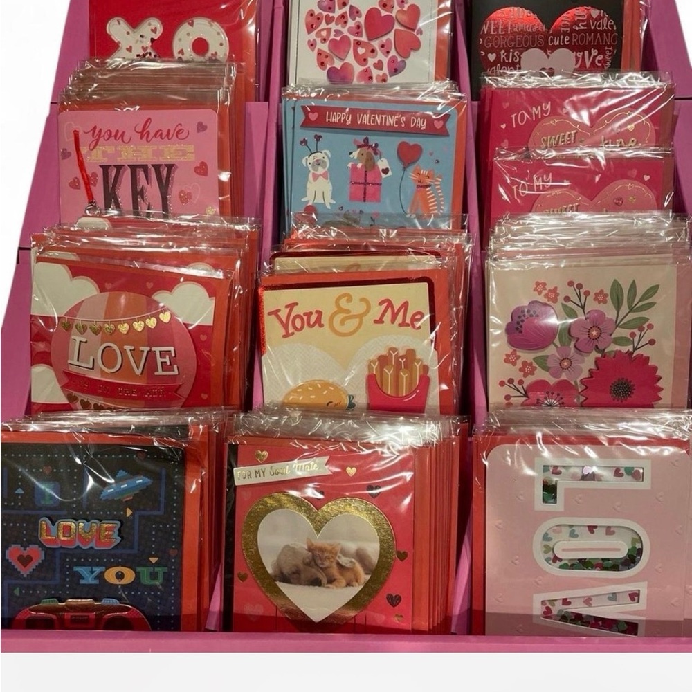 Lot of 50 Valentine’s Day cards NEW SEALED w/envelope and gold seal sticker! - Picture 6 of 6